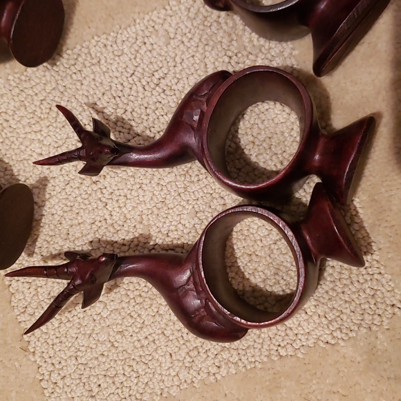 11 Vintage Carved Wooden Napkin Rings - Picture 4 of 7